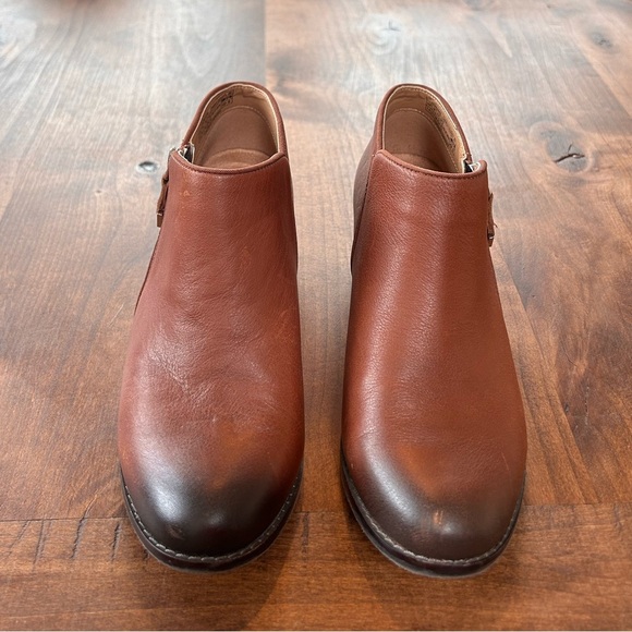 Vionic Women’s Jolene Leather Ankle Boot - Picture 3 of 11